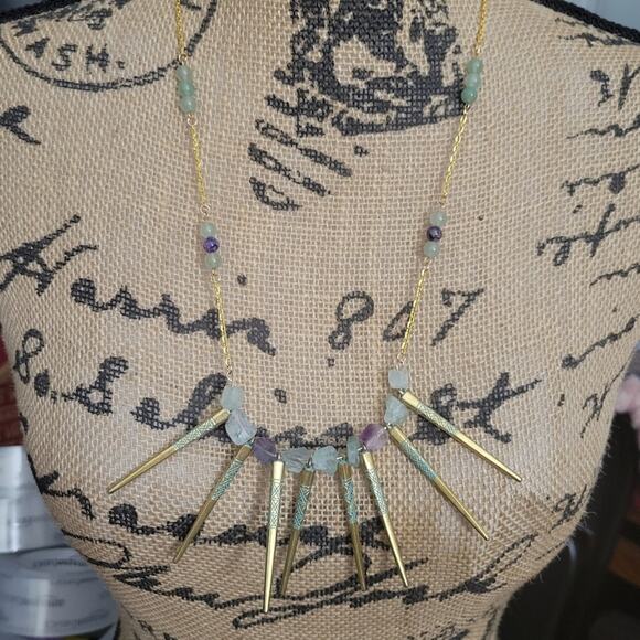Green Fluorite green and purple crystal necklace, gold verdigris patina spikes - Picture 3 of 4